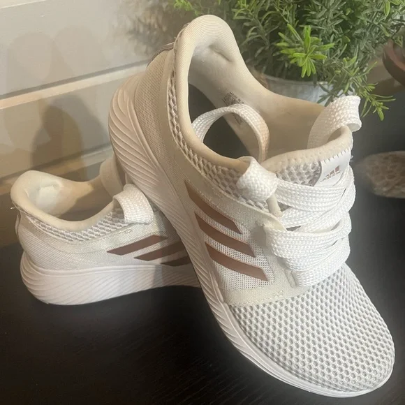 Adidas Women's running shoes Edge Lux
3 - Picture 3 of 10